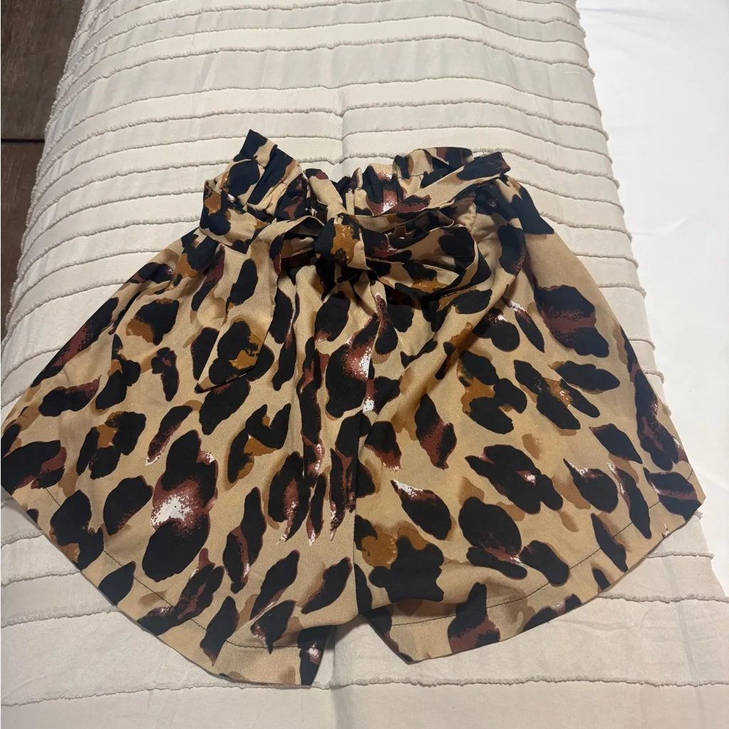 SHEIN High Waist Leopard Print Shorts - Image 3
