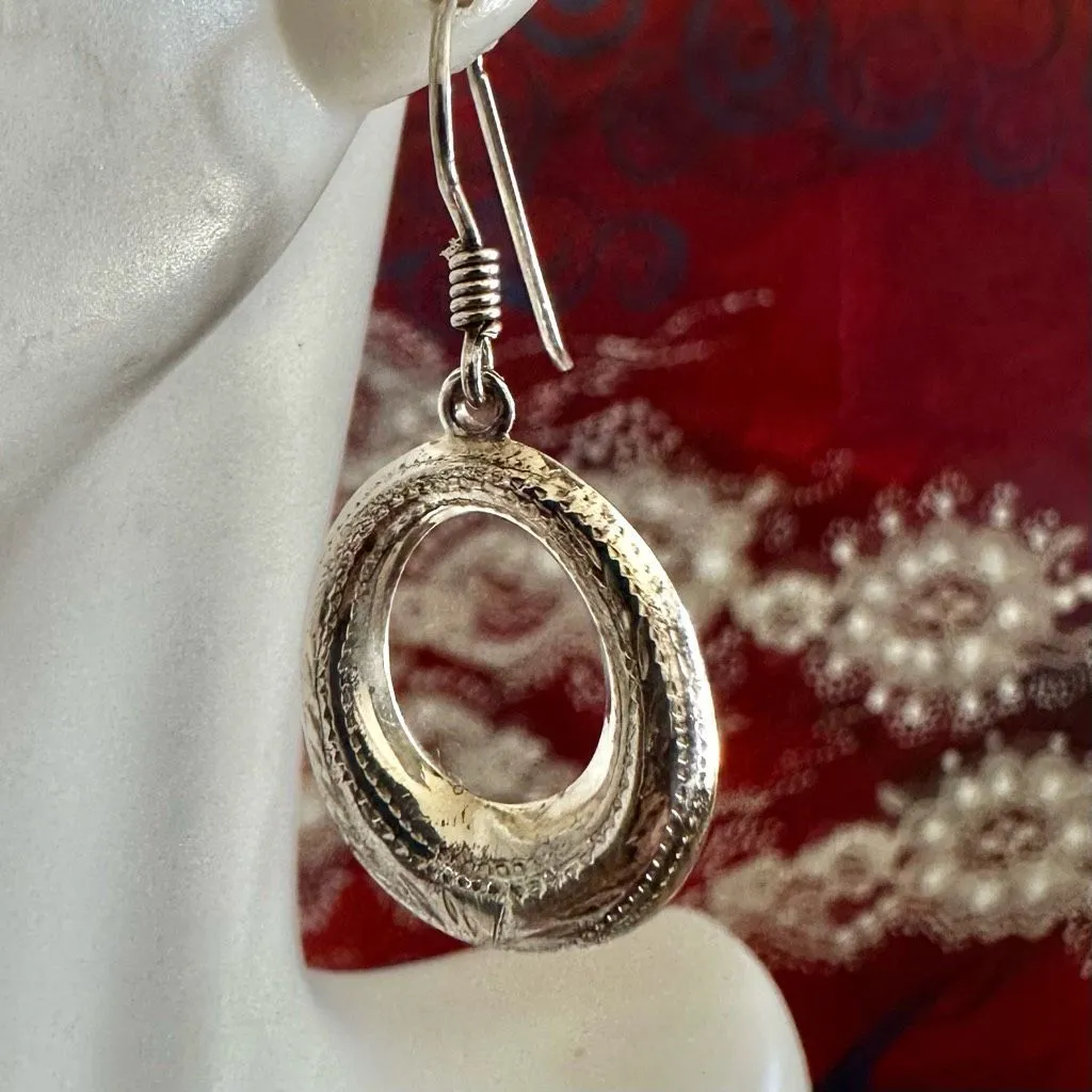 Sterling Silver Hollow Oval Dangle Earrings - Image 8