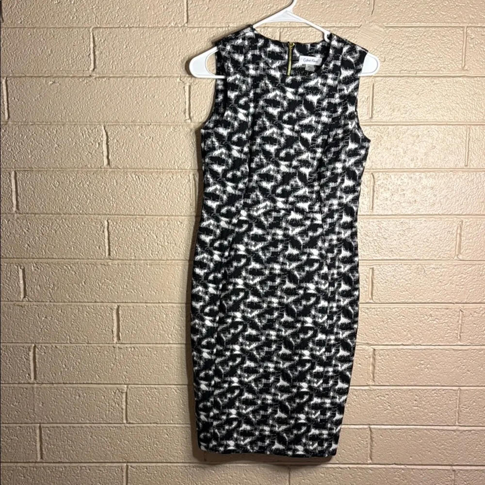 Calvin Klein Black and White Sleeveless Sheath Midi Dress - Image 2
