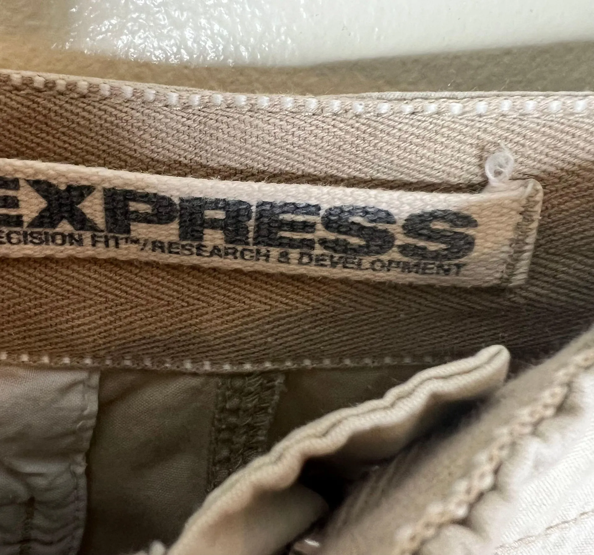 EXPRESS Precision Fit Cargo Pants 12 Y2K Vintage Embroidered Floral Crop Beige - Image 5