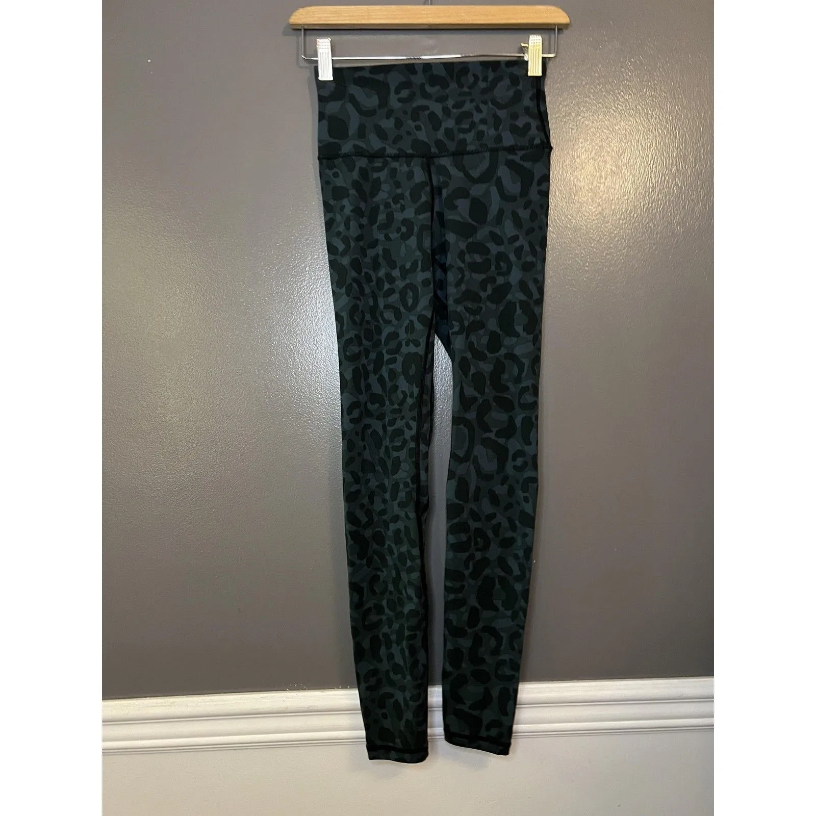 Colorfulkoala Leggings Womens XS Green Black Leopard Print High Waisted Yoga - Image 2