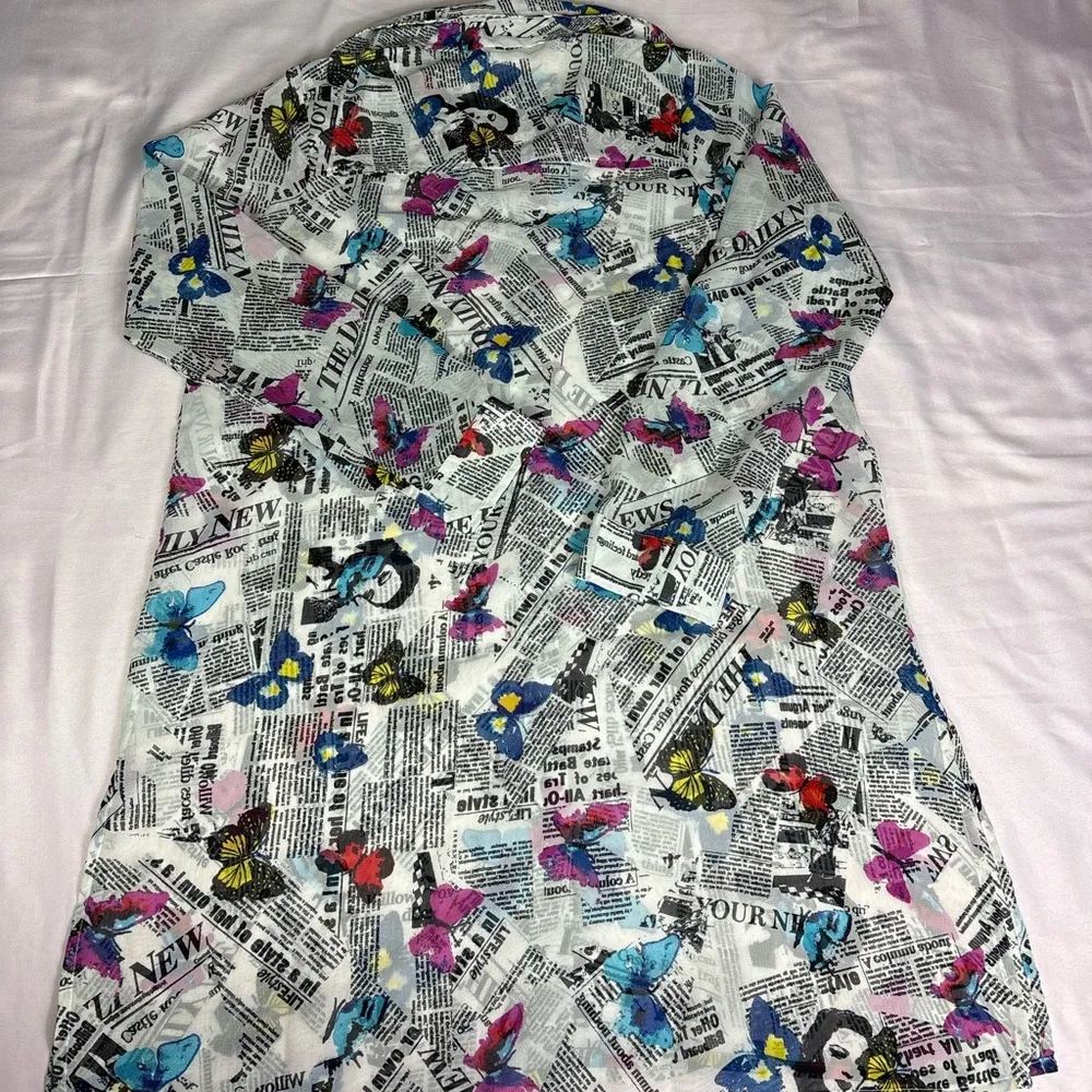 Colorful Newspaper Print Shirt Blue Size M - Image 8