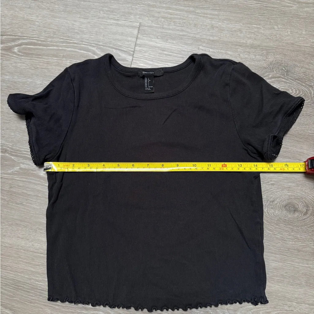 Forever 21 Black Short Sleeve Women's Top - Image 4