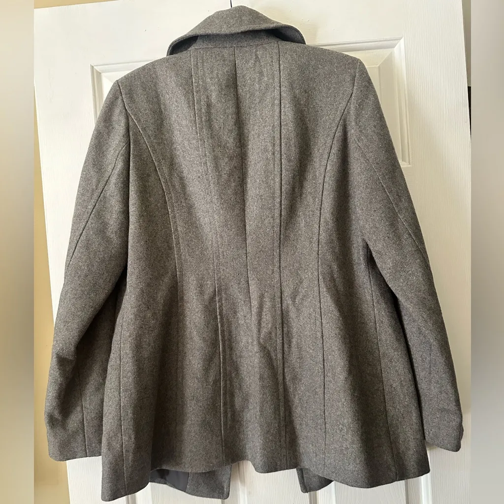 London Fog wool blend Grey pea coat, size medium, winter coat, wool coat, gray - Image 5