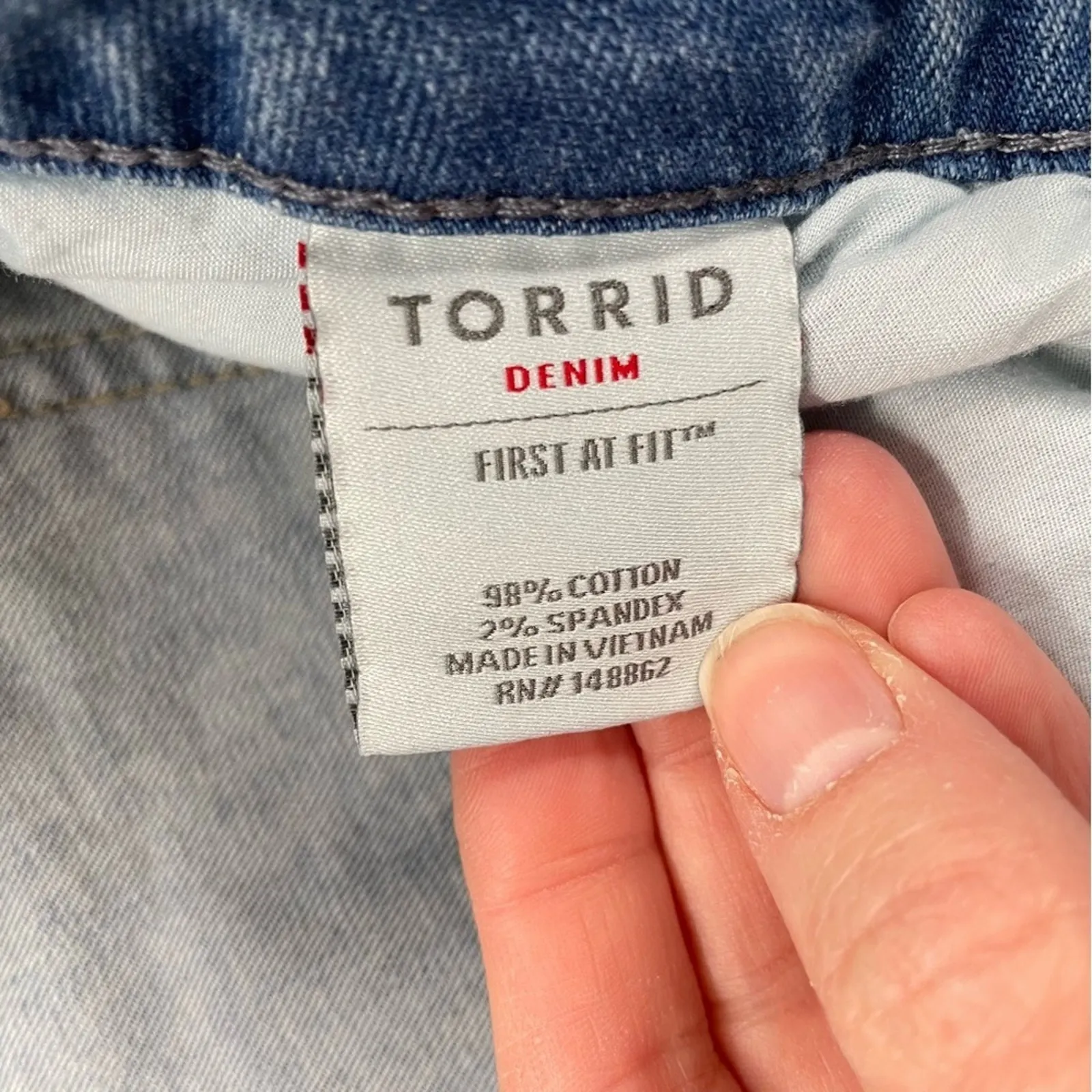 Torrid Light Wash High Rise Cropped Skinny Jeans Womens 16 Blue Denim Zip Fly - Image 13