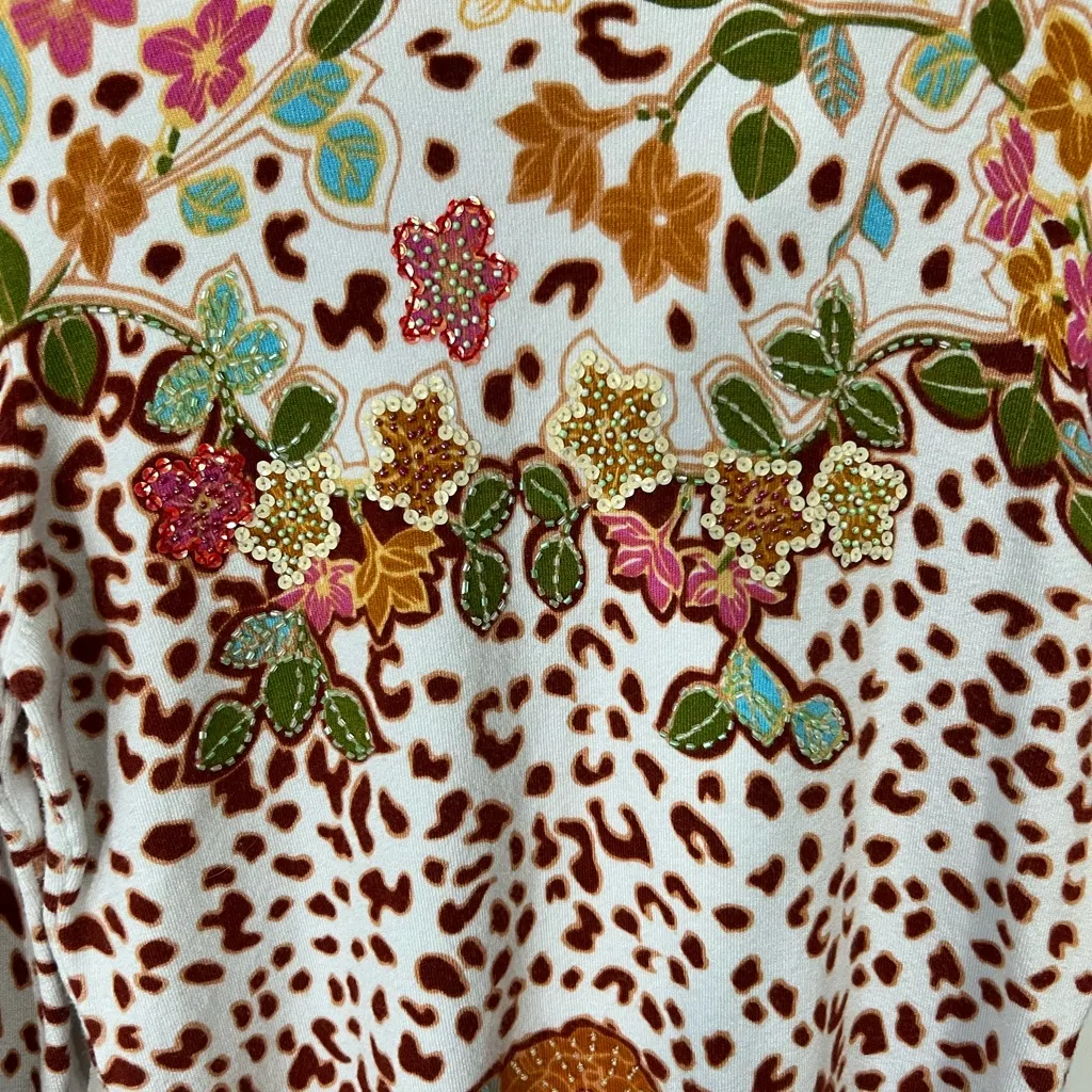 Vertigo Paris White Sweater with Orange and Brown Accents - Image 2