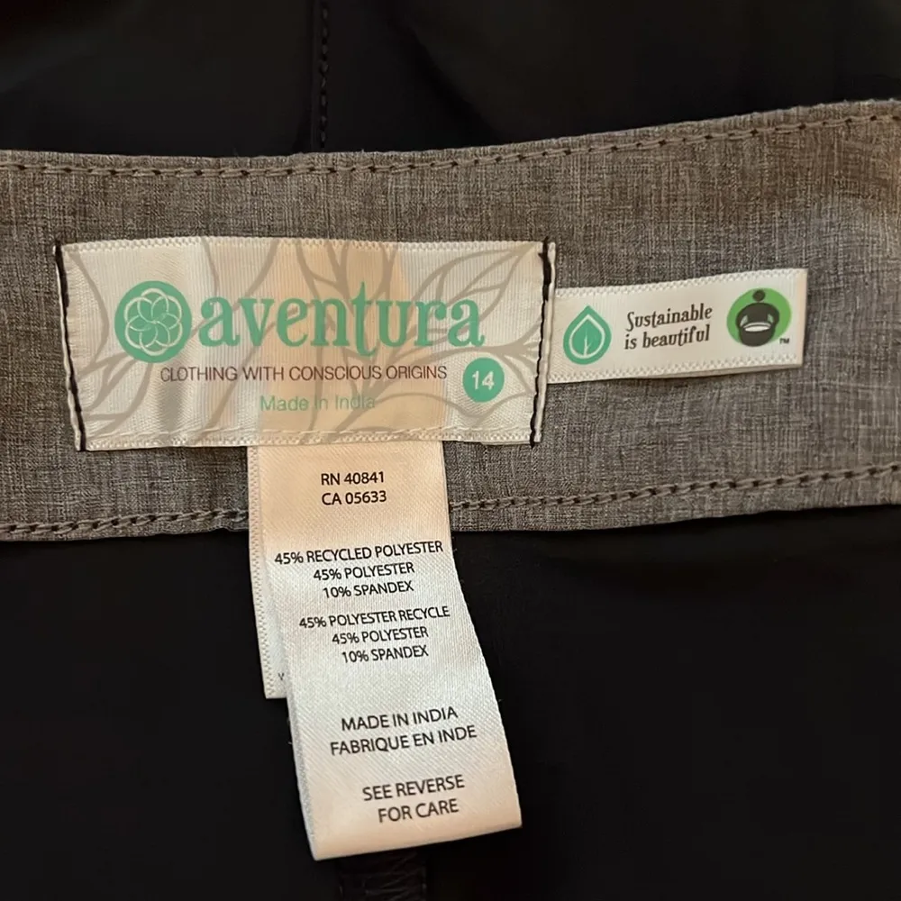Aventura shorts . Size 14‎ Black - Image 4