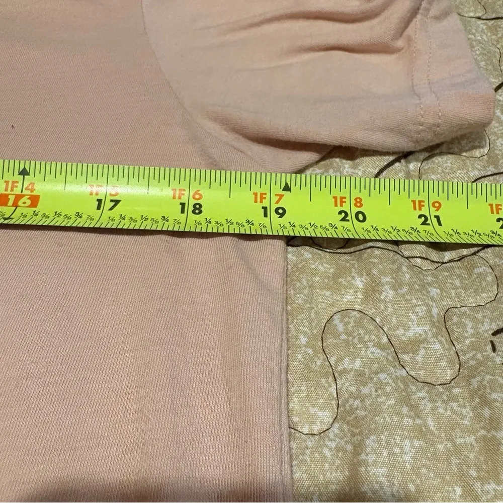 Peppa Pig Mommy Pig T-Shirt  Bella + canvas - Light Pink color. Size M women’s - Image 4