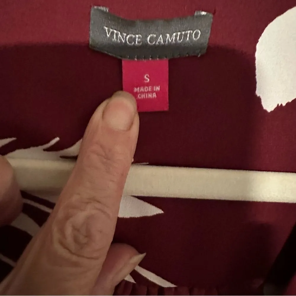 VINCE CAMUTO Women' Maroon ‎ Ruffled Pleated Floral Flutter Sleeve V Neck Blouse - Image 14