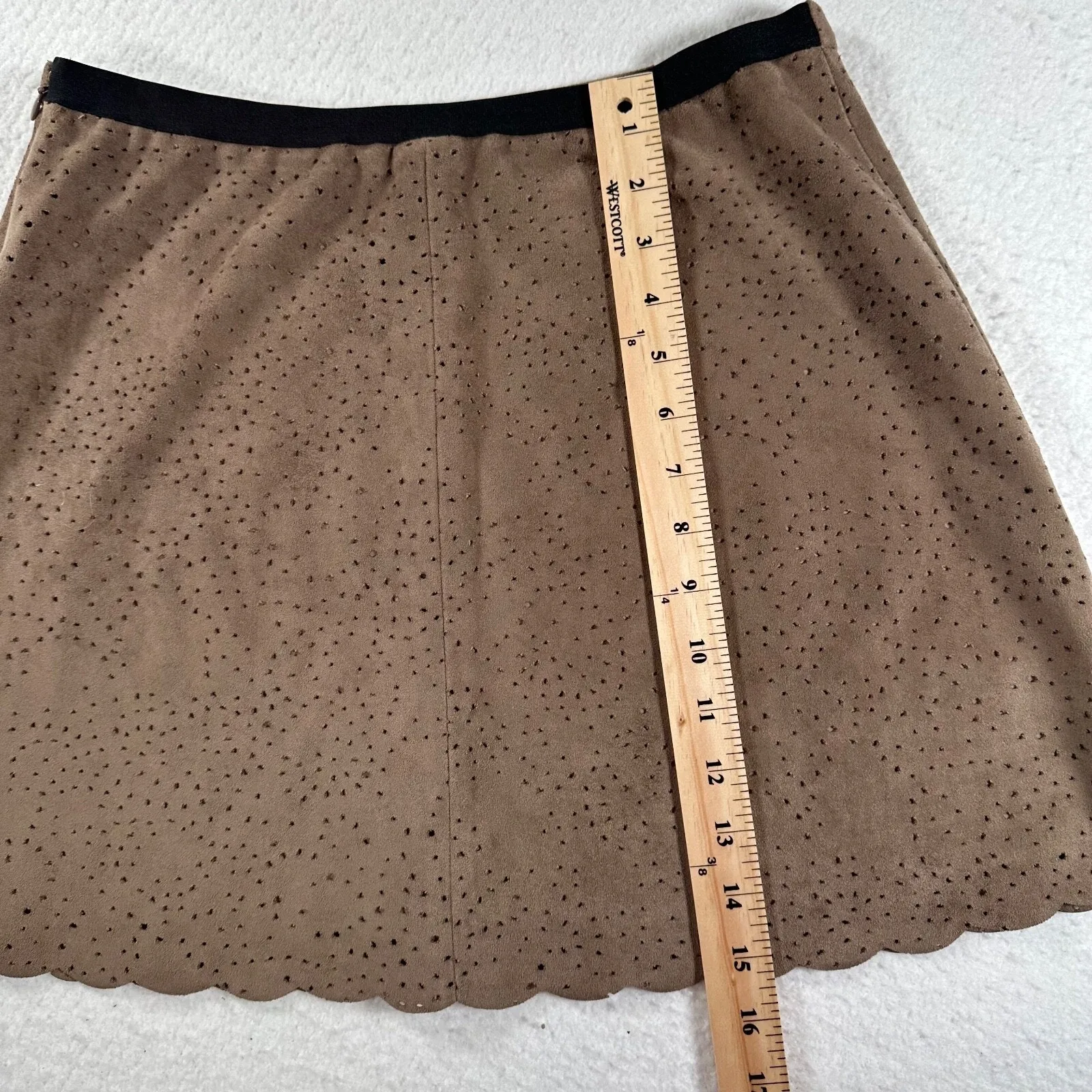 BCBG MAXAZRIA Mini Skirt Small Mocha Brown Sheryl Faux Suede Perforated Scallop - Image 3