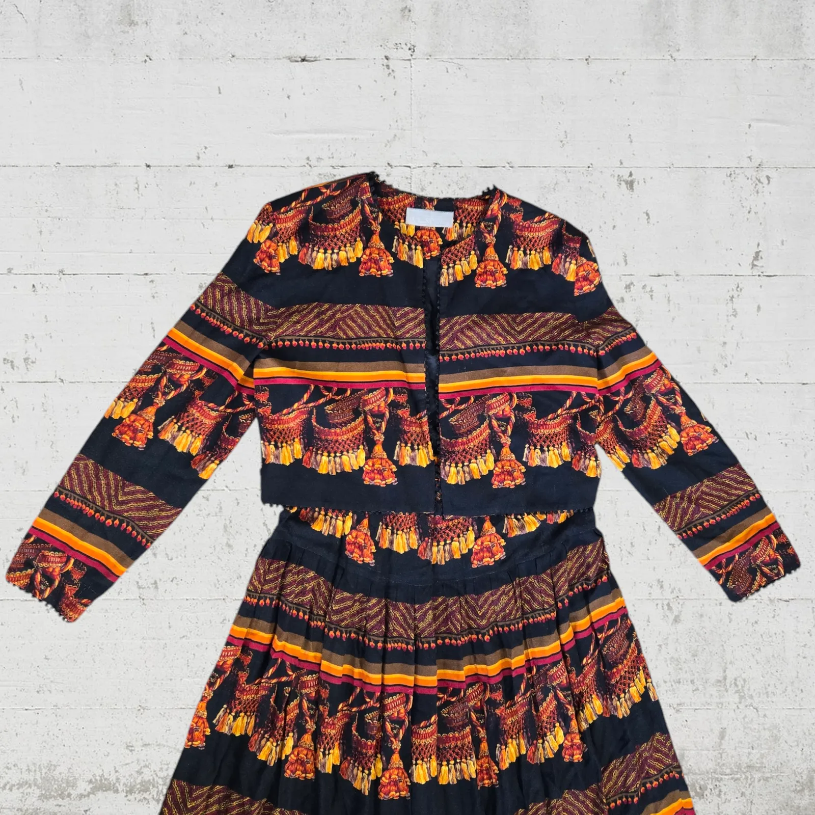 1980s Vintage Orange Black Retro Tapestry Crop Blazer Skirt 2 Piece Set Size 12 - Image 4