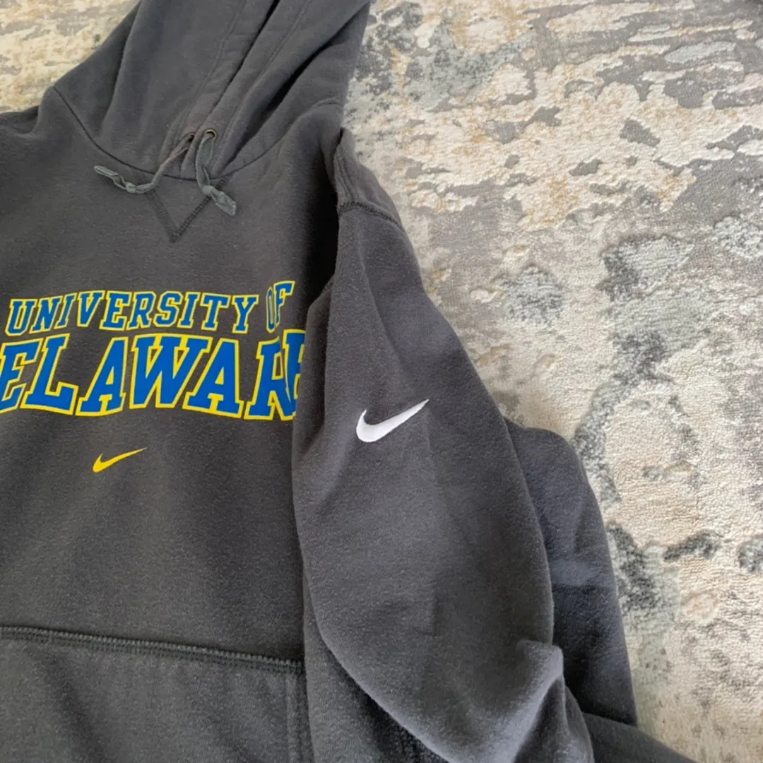 Nike University Of Delaware Hoodie - Image 4