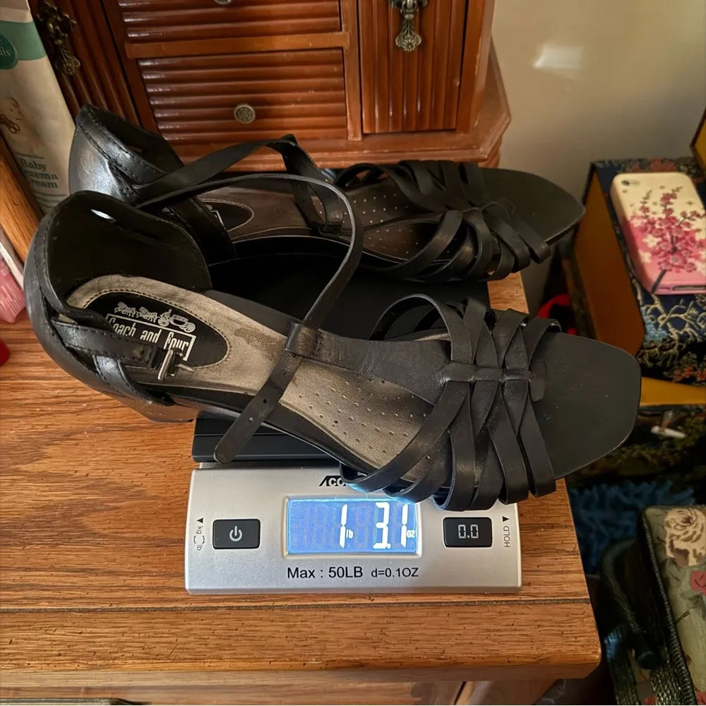 Coach and Four Claridge Black Leather T Strap Sandals Heels Women’s Size 9.5 - Image 12