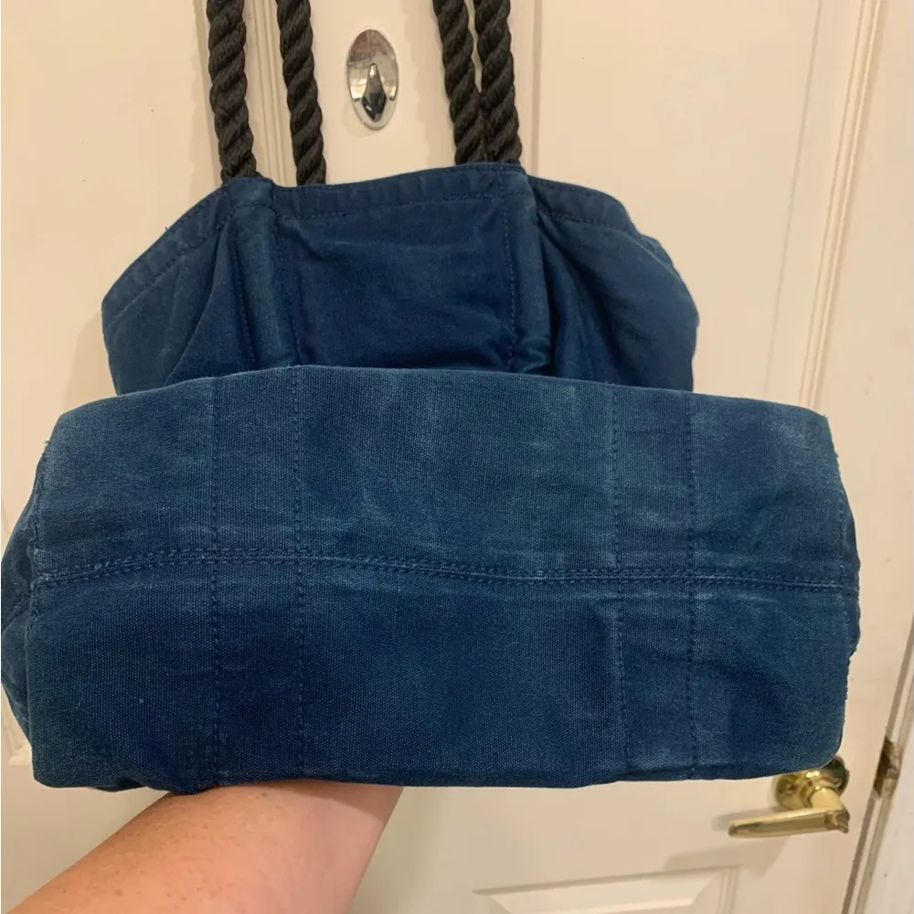 Victoria’s Secret Vintage Navy “Grand Escape Lodge” Tote Bag.         2014 - Image 6