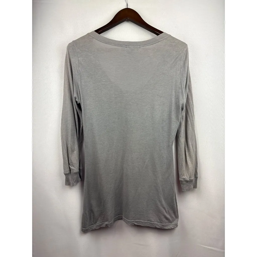 Women’s James Perse Size 4 Light Gray Long Sleeve Henley with Three Quarter Butt - Image 3