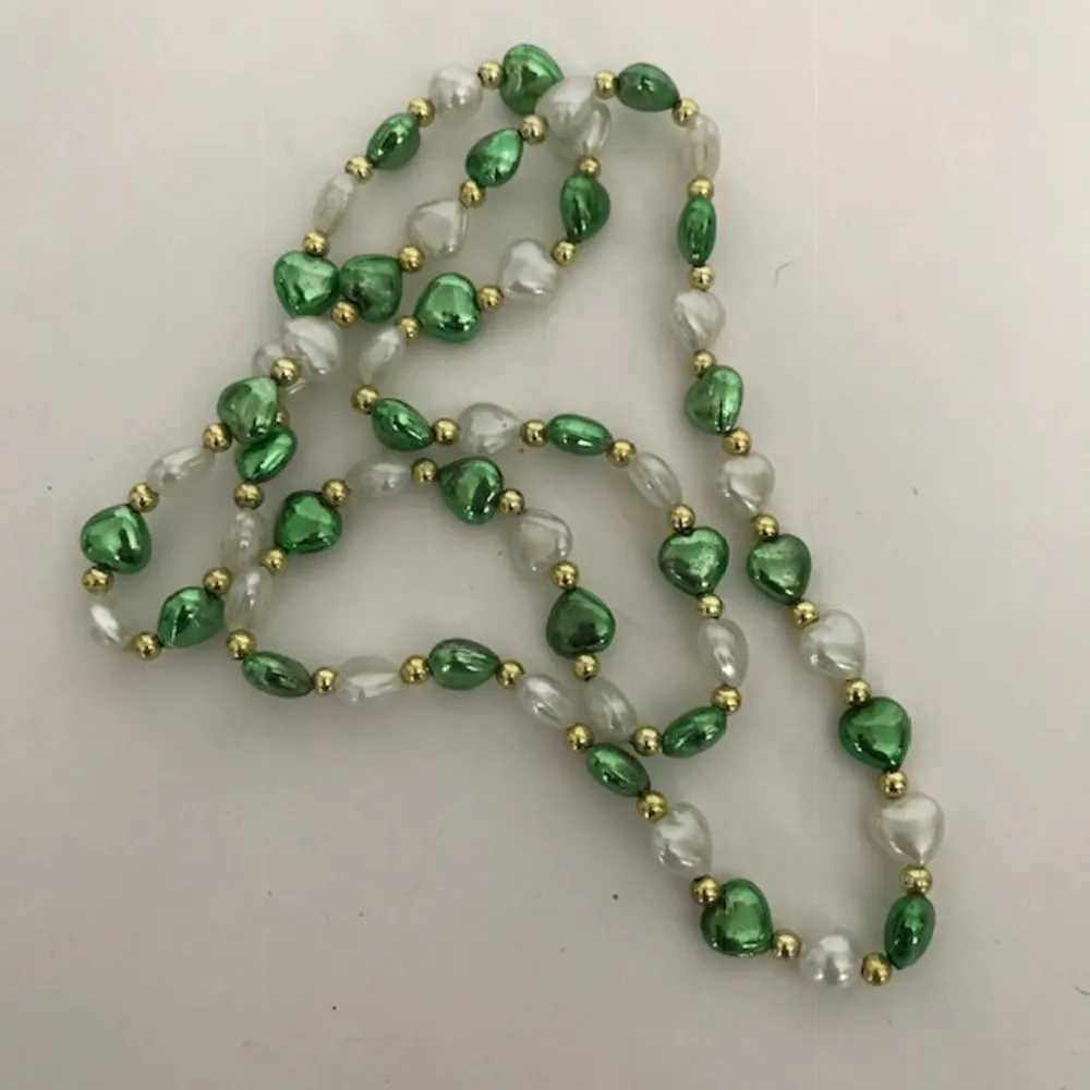 St Patrick's Day Beaded Necklace Hearts Parade Green - Image 4