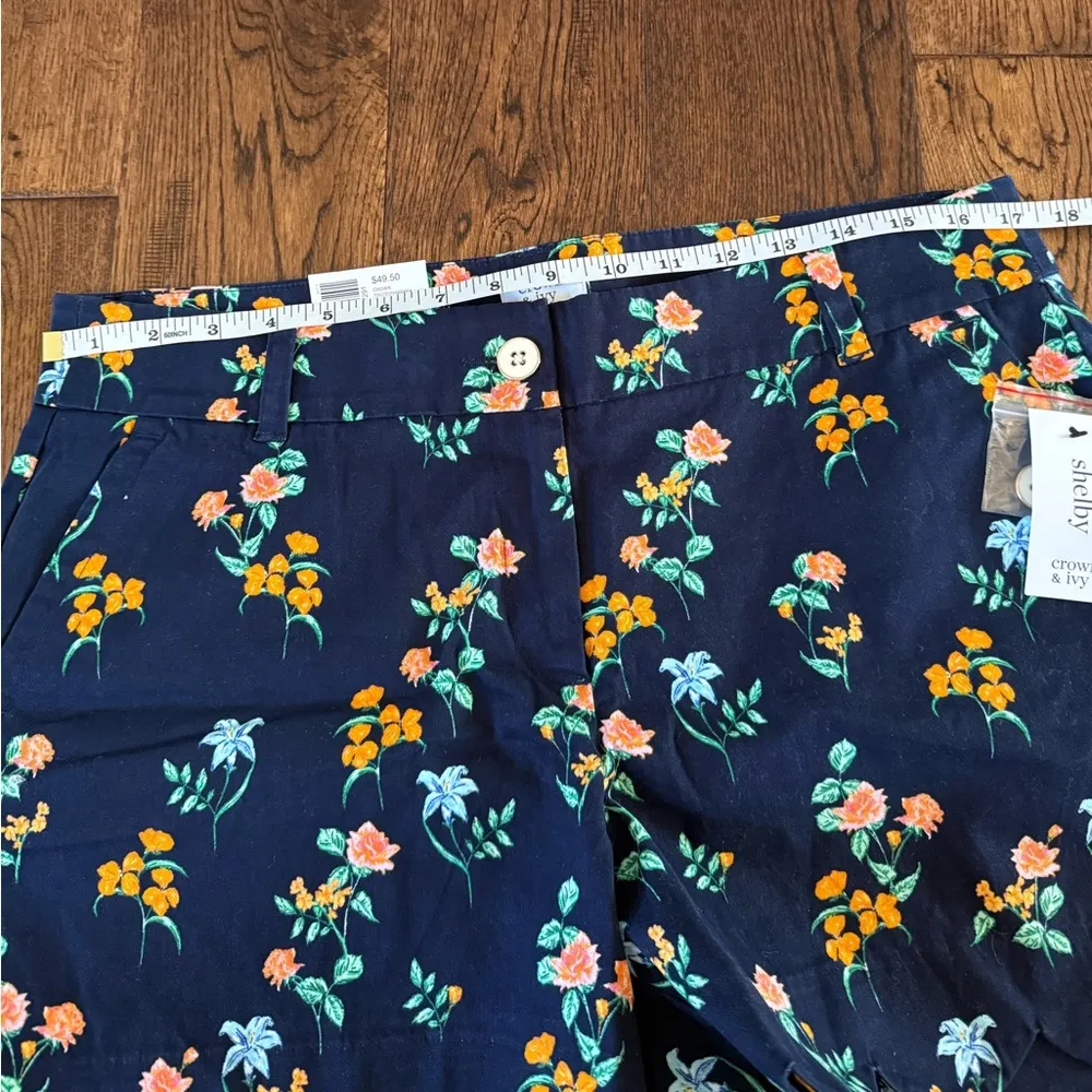 NWT Crown & Ivy Scalloped Hem Shorts - Image 6