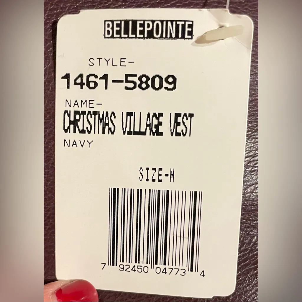 Belle Pointe NWT Women’s Size M Navy Christmas Village Scene Sweater Vest Winter Blue Size M - Image 13