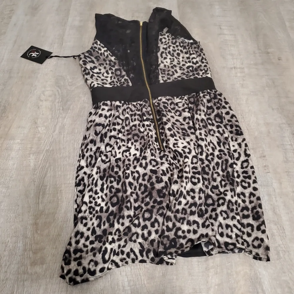 NWT G.M. Madonna and Co. Black and Grey Lace Leopard Patterned Dress Size Small - Image 2