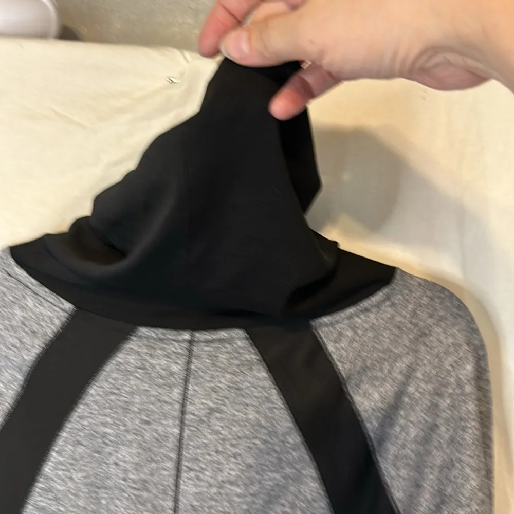 VSX Victoria’s Secret Sport Gray and Black Pullover Spandex Turtleneck - Xsmall - Image 9