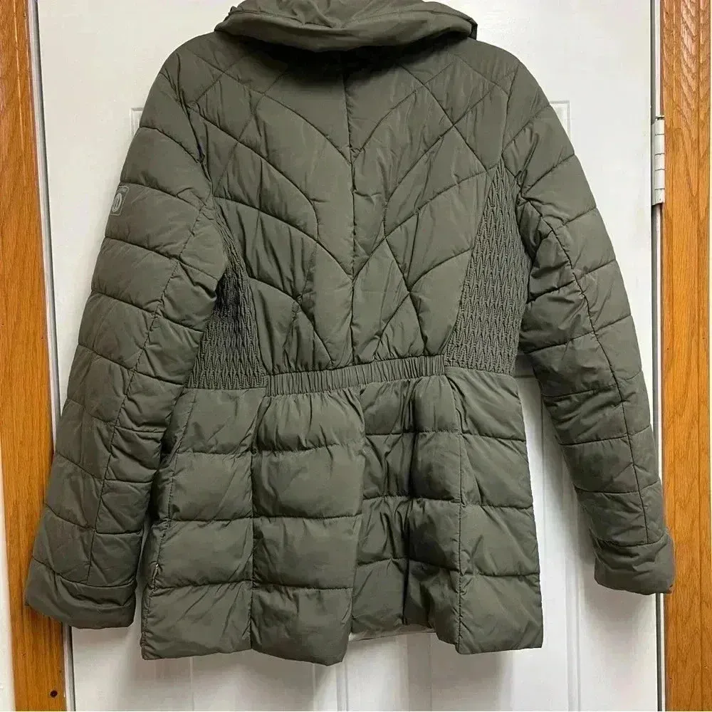 BERNARDO Women's Packable Zip Puffer Jacket with Pillow Collar Down Alternative - Image 5