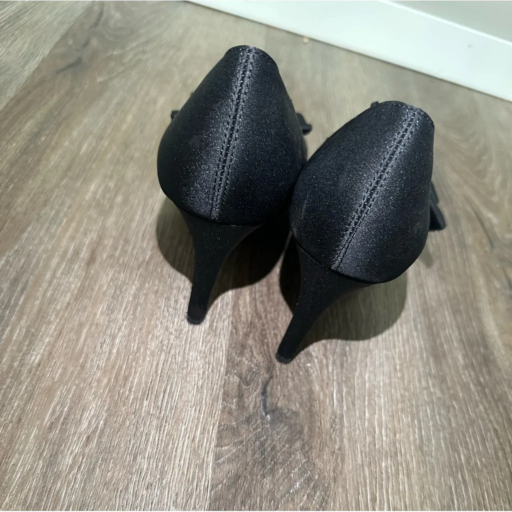 JRenee Hirisha Pointed Toe Pump In Black Size 7 - Image 5