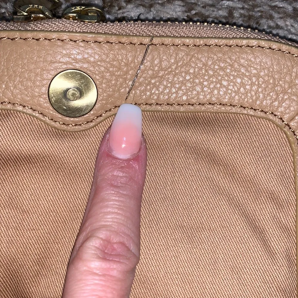 Fossil camel tan color cowhide leather fold over crossbody bag lots of details - Image 5