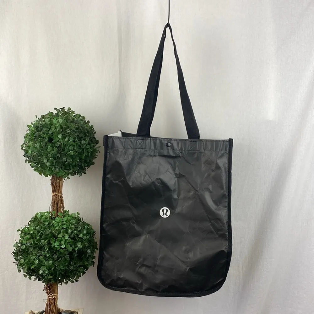 Lululemon Black & White Medium Shopping Tote Bag - Image 2
