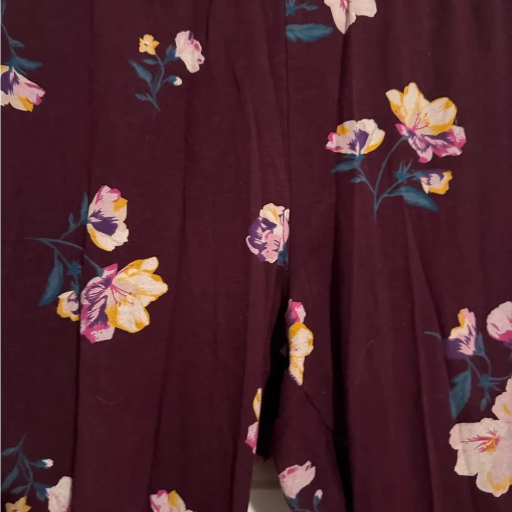 Old Navy Purple Floral Leggings - Image 3