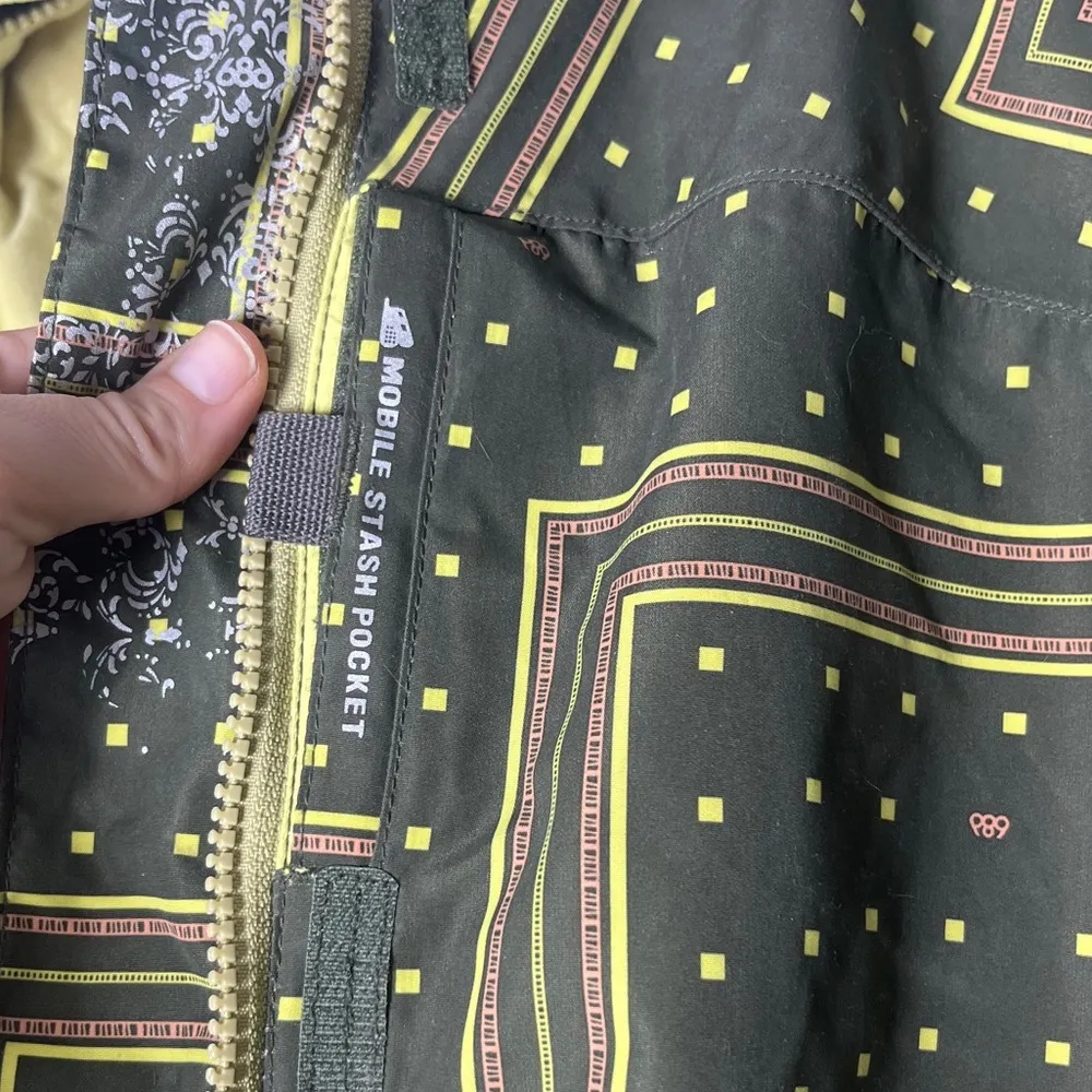 686 Geometric Print Women's Ski/Snowboarding Jacket Outdoor Snow Sport Sz XS Green - Image 6