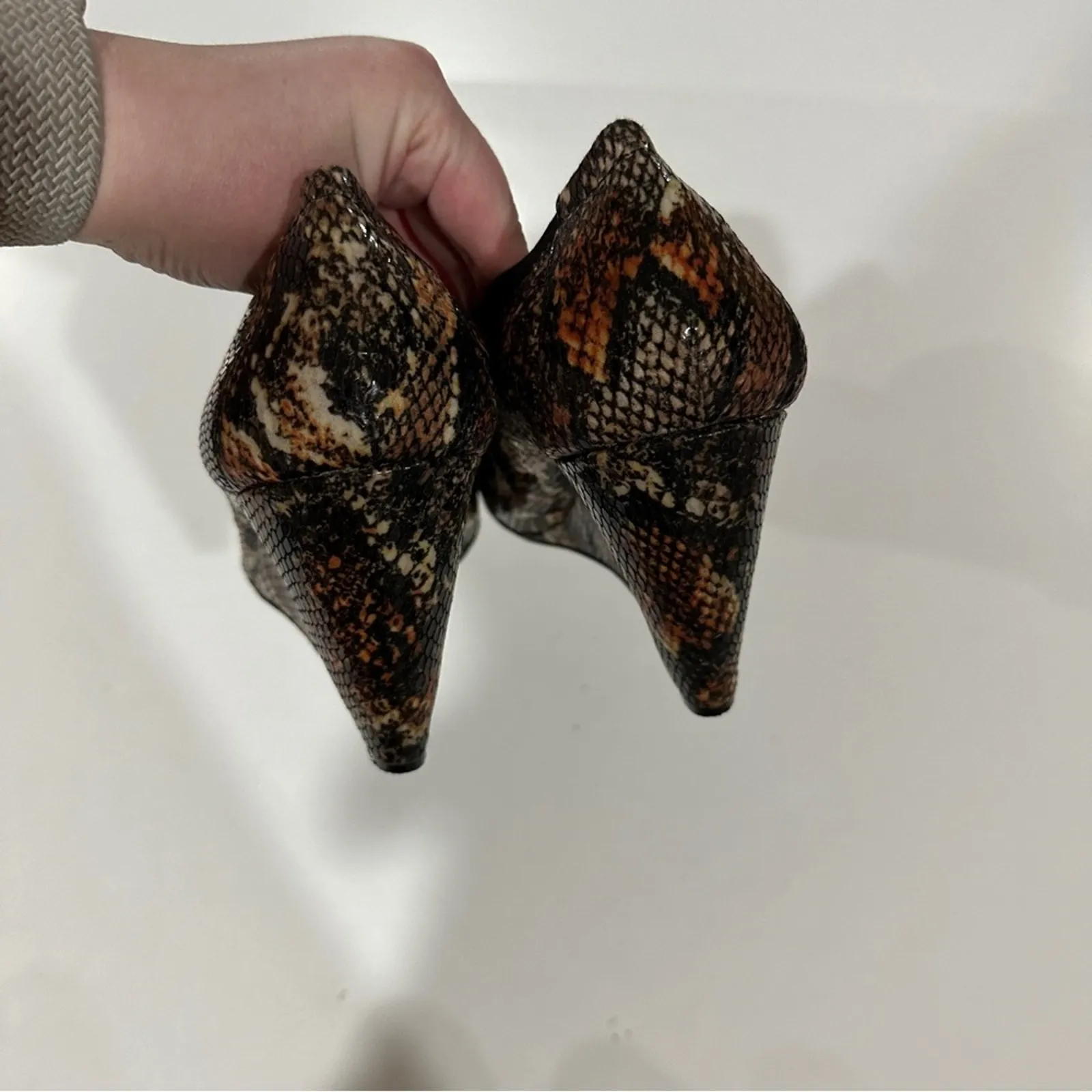 BCBGeneration Nalisa Snakeskin Wedge Heels Size‎ 8 - Image 7