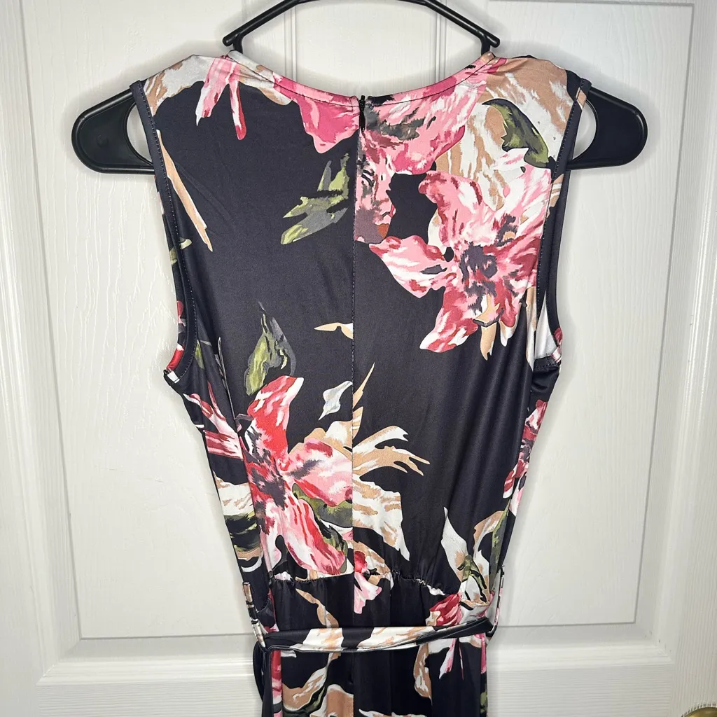 NWT Women's Floral Print Elegant Deep V - Image 5