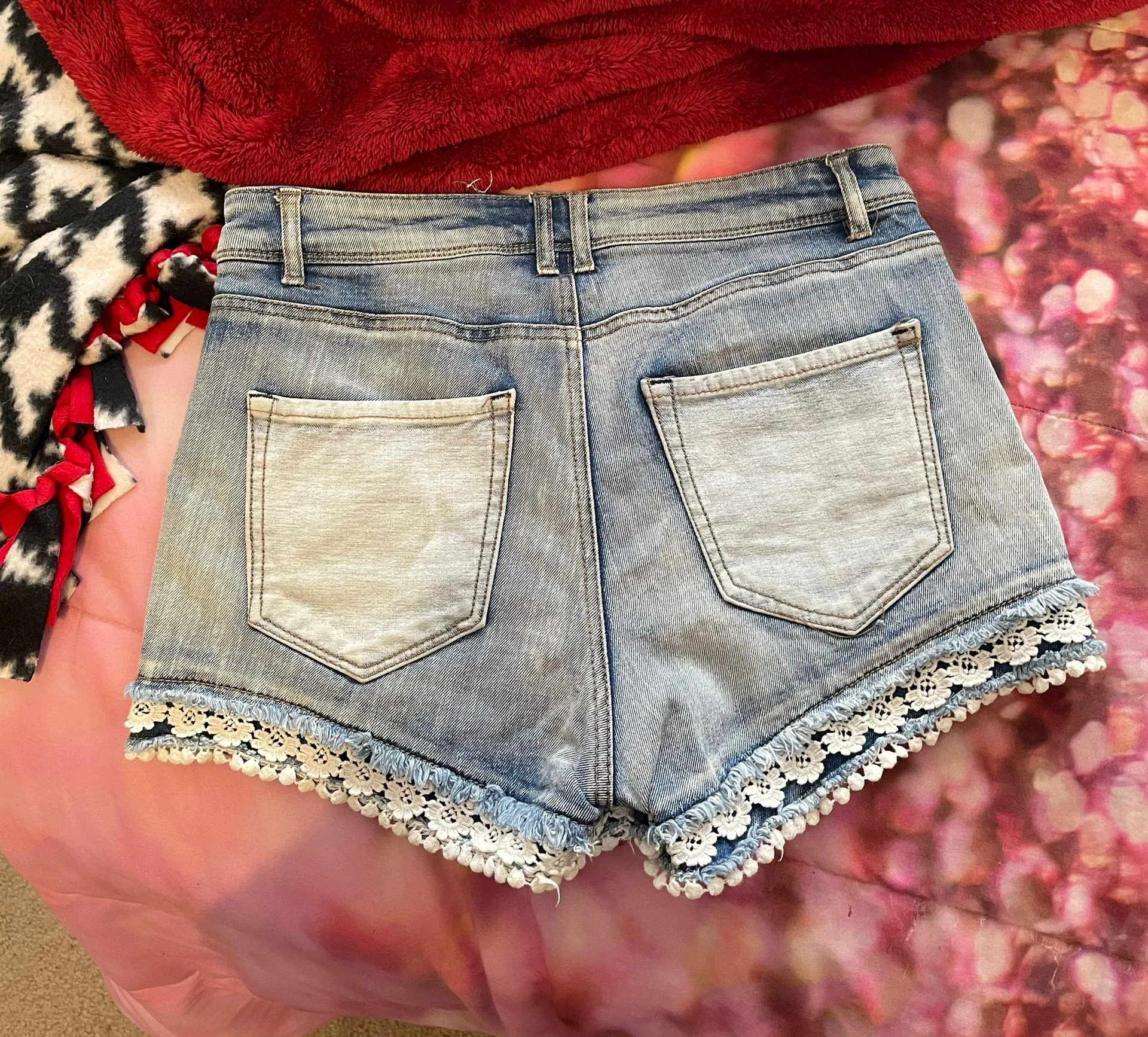 Lace Light Wash Jean Shorts - Image 2