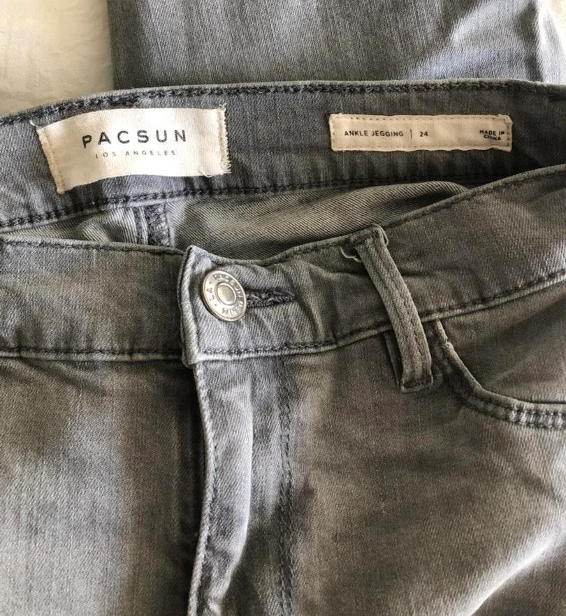 PacSun Distressed Ankle Jeans - Image 3