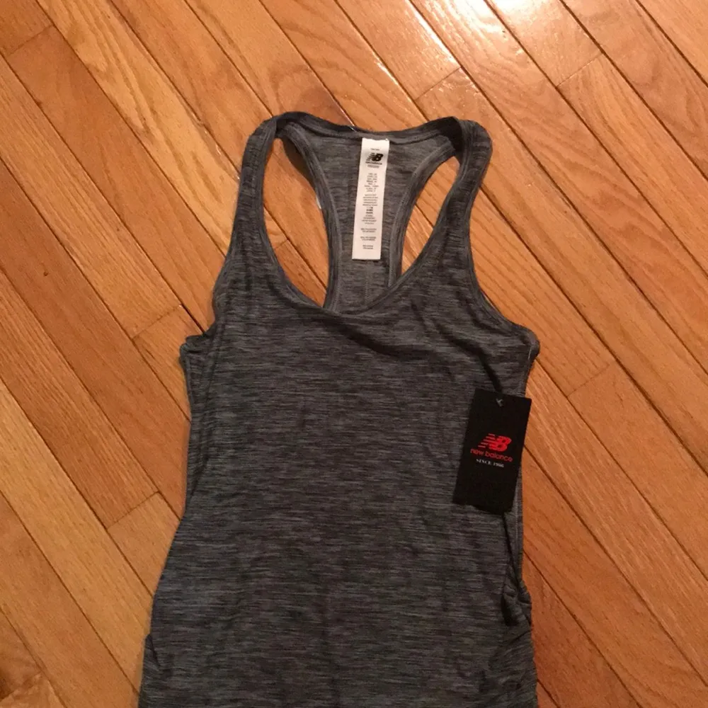 New balance air dry workout tank xs - Image 3