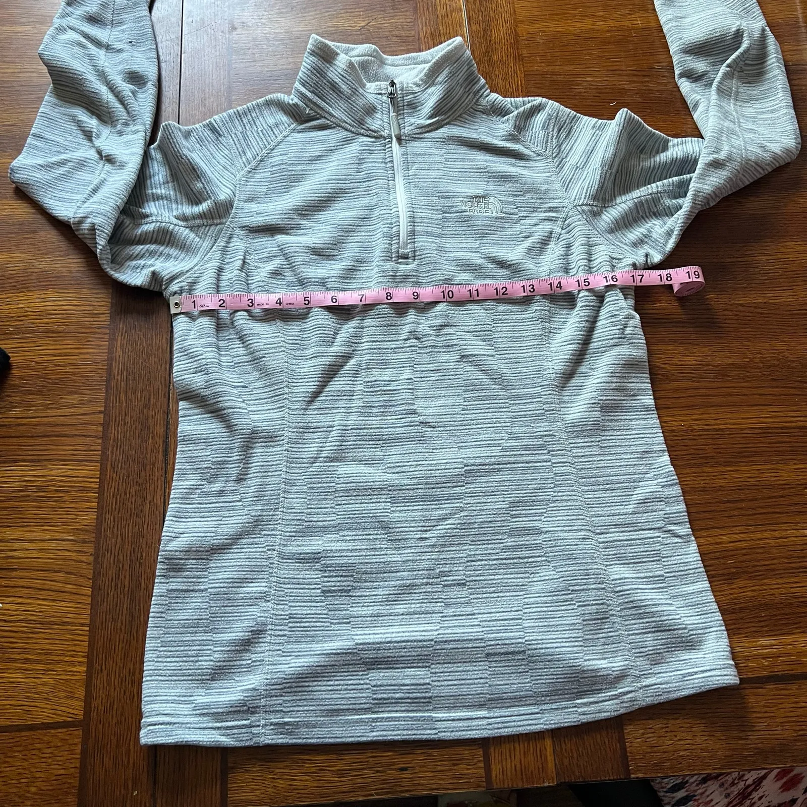 The North Face Glacier 1/4 Zip Mock Neck Medium Gray Fleece Pullover Jacket - Image 14