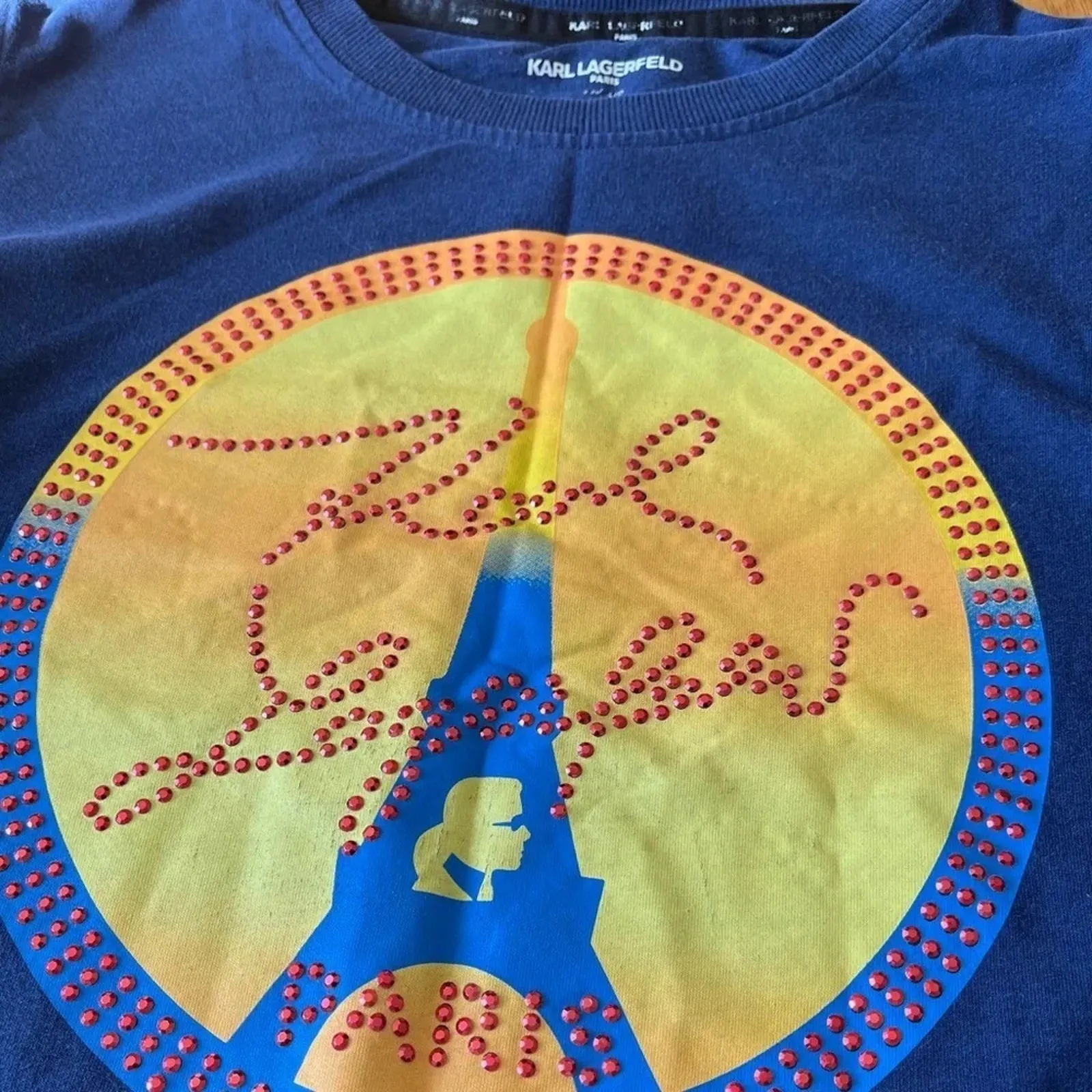 Karl Lagerfeld long sleeved sweatshirt, size Medium - Image 2