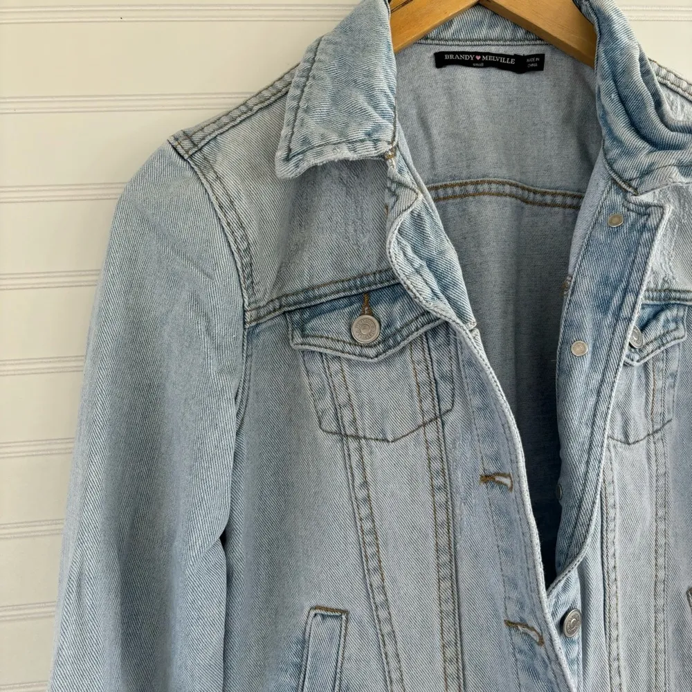 Brandy Melville Jean Jacket Size Small - Image 3