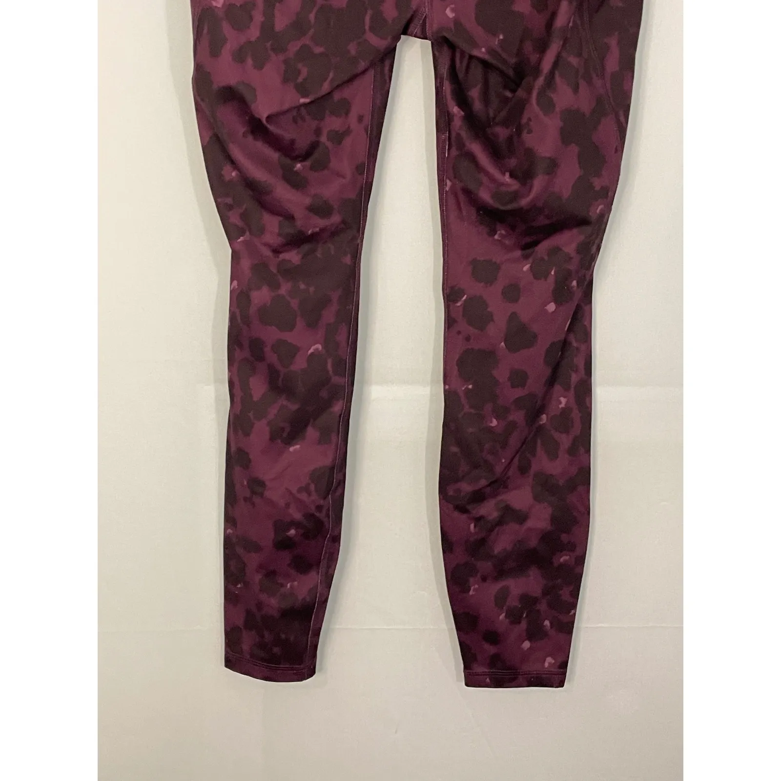 All in Motion Leopard Print High Waist Pocket Leggings Burgundy Women's Size - Image 5