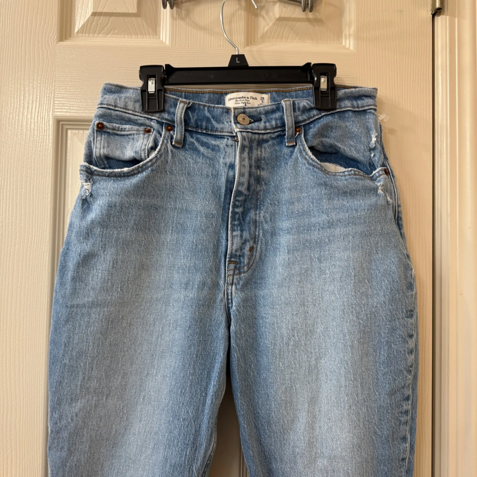 Abercrombie & Fitch The Kick Flare Ultra High Rise Jeans Light Wash Size 28 - Image 3