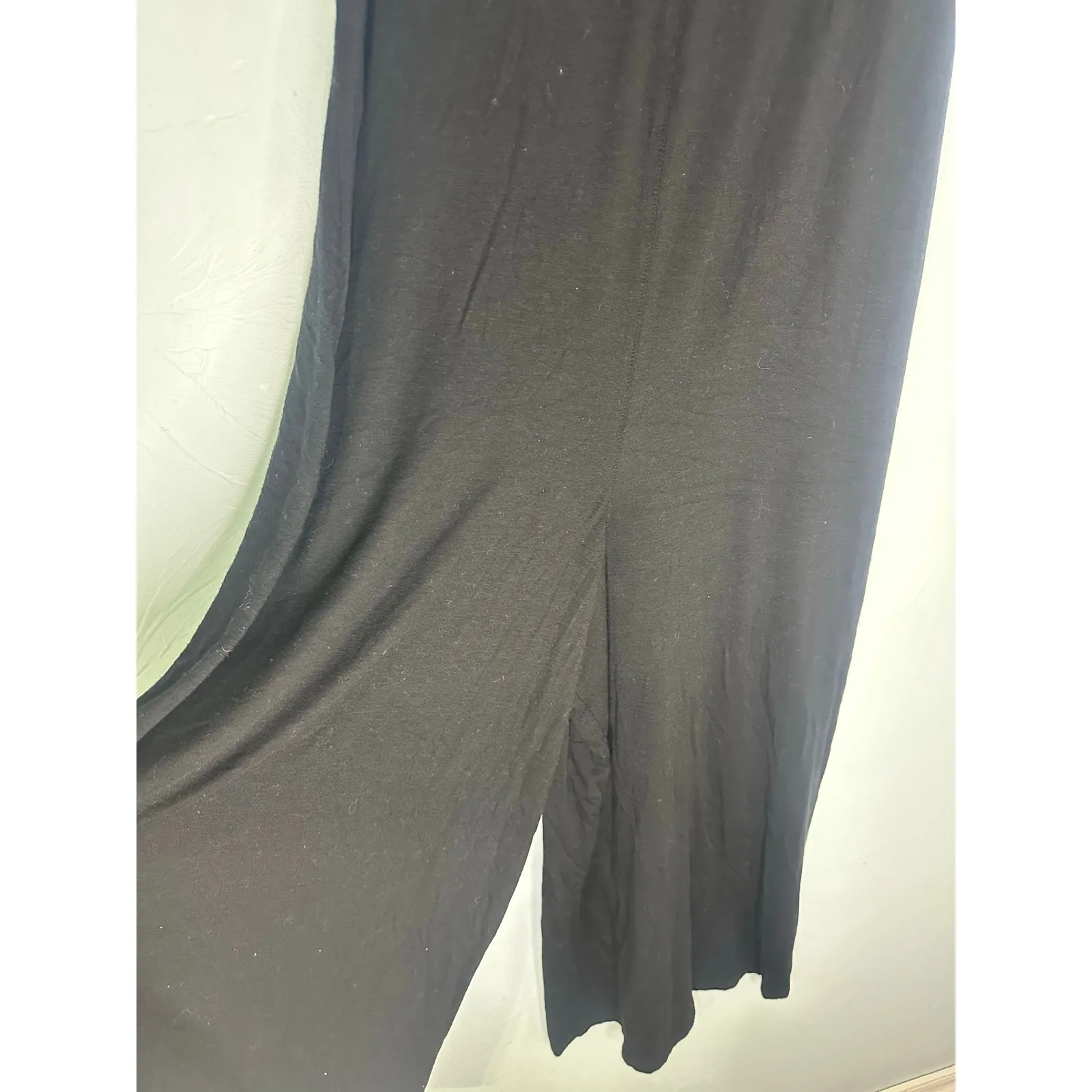 Athleta Wide Leg Jumper Romper Stretch Women's Size Medium V-Neck Flowy Loose - Image 3