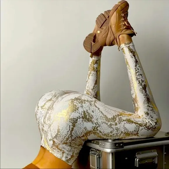 Scrunch Bum Metallic Foil Leggings Snakeskin - Image 4