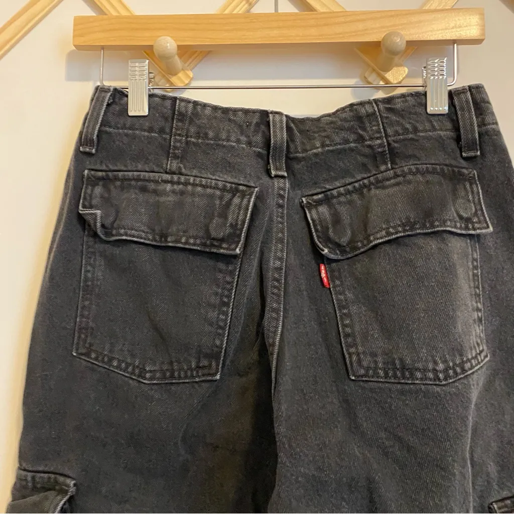 Levi's Black '94 Baggy Cinched Ankle Cargo Jeans size 24 - Image 8