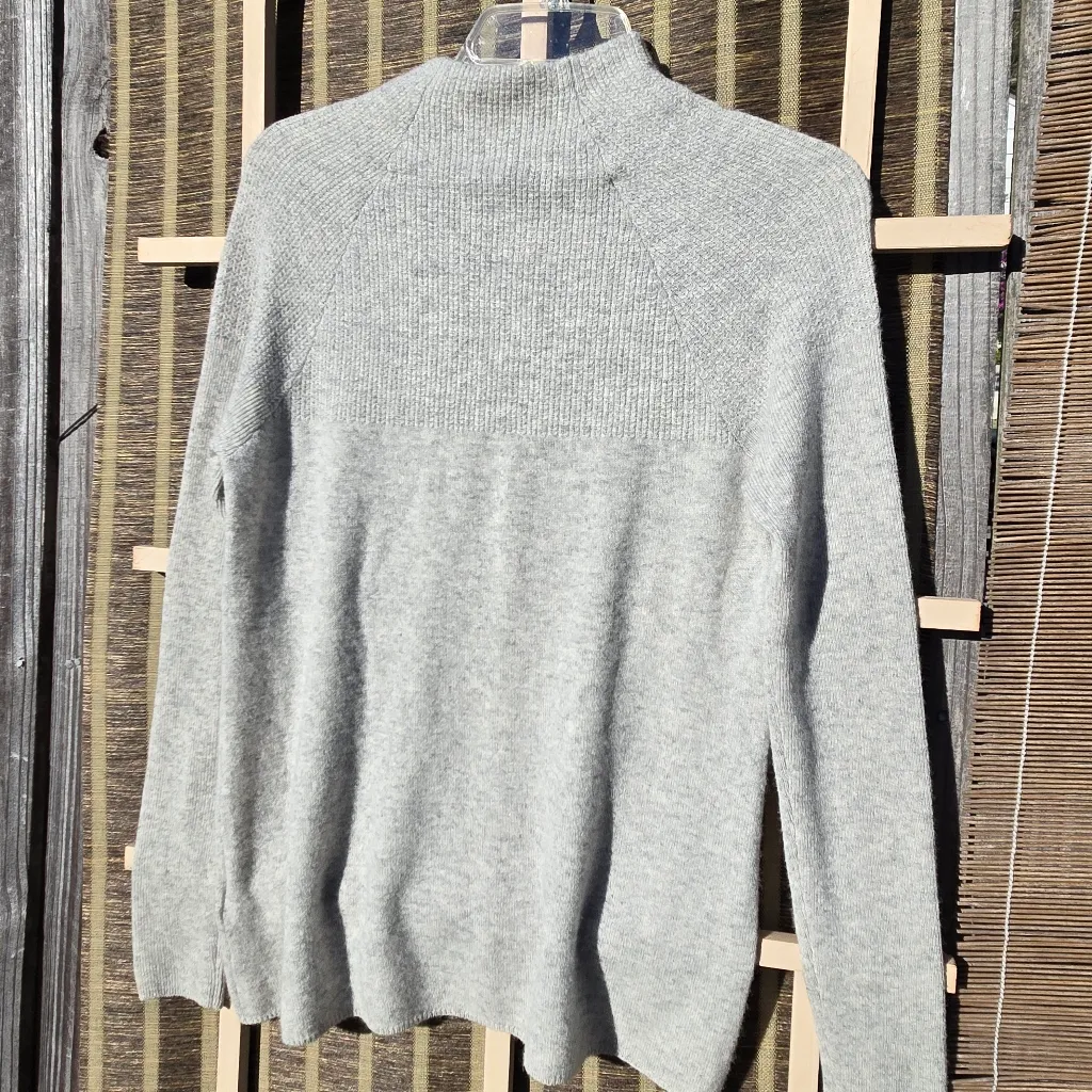 Joie Cashmere Sweater in grey Small - Image 6