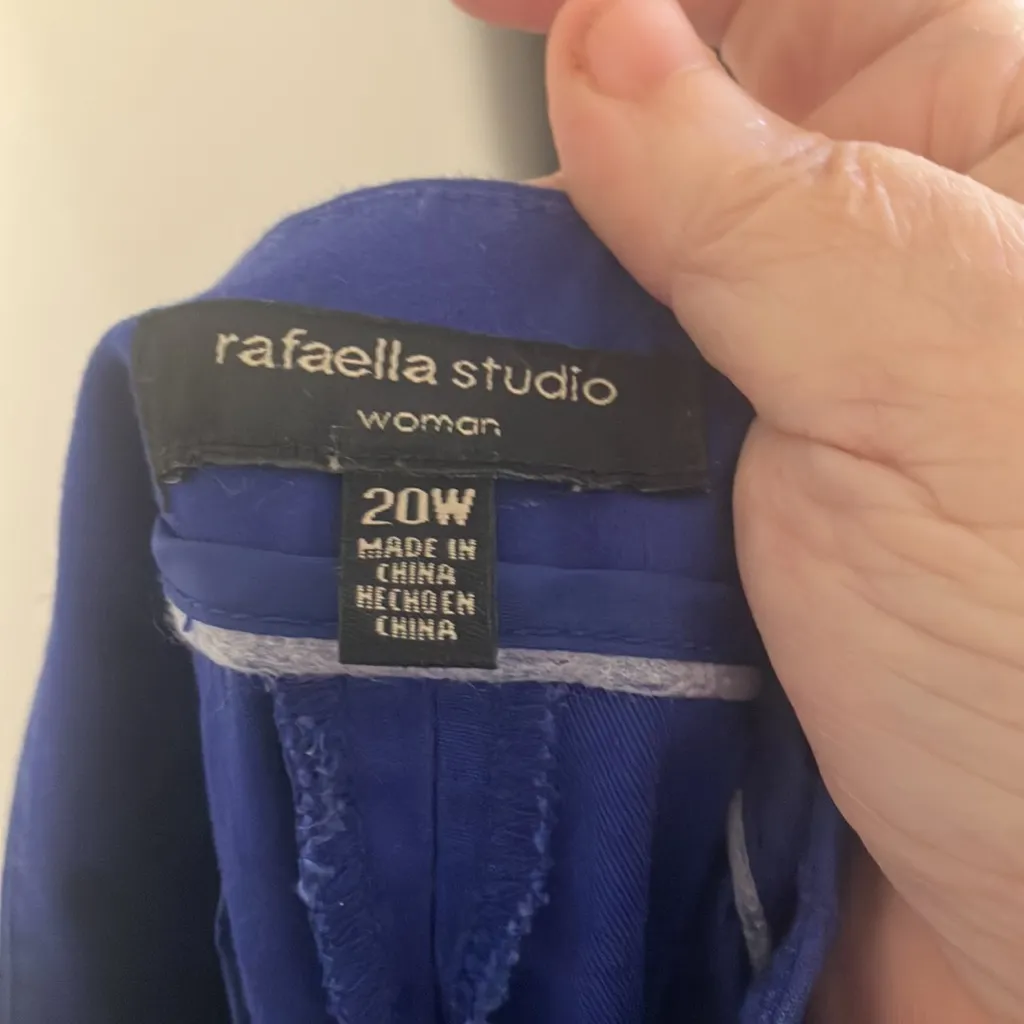 FINAL MARKDOWN Rafaella studio’s capris/cropped slacks 20w - Image 4