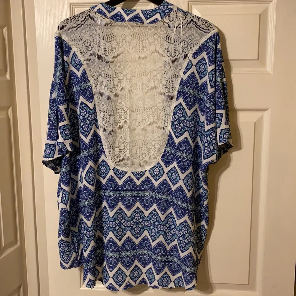 Pink Rose mosaic tile crochet back kimono - Image 2