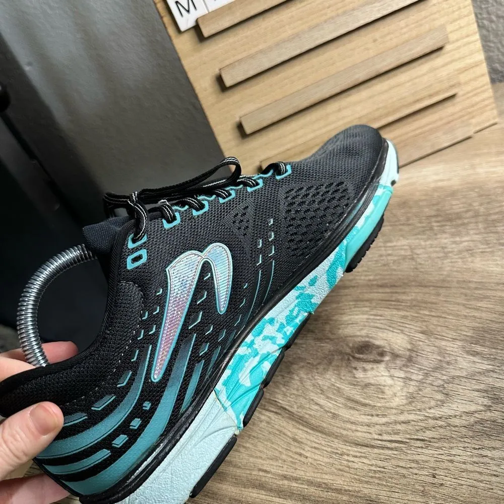 Newton Women’s 10.5 Kismet 7 Black Blue Running Sneakers - Image 5