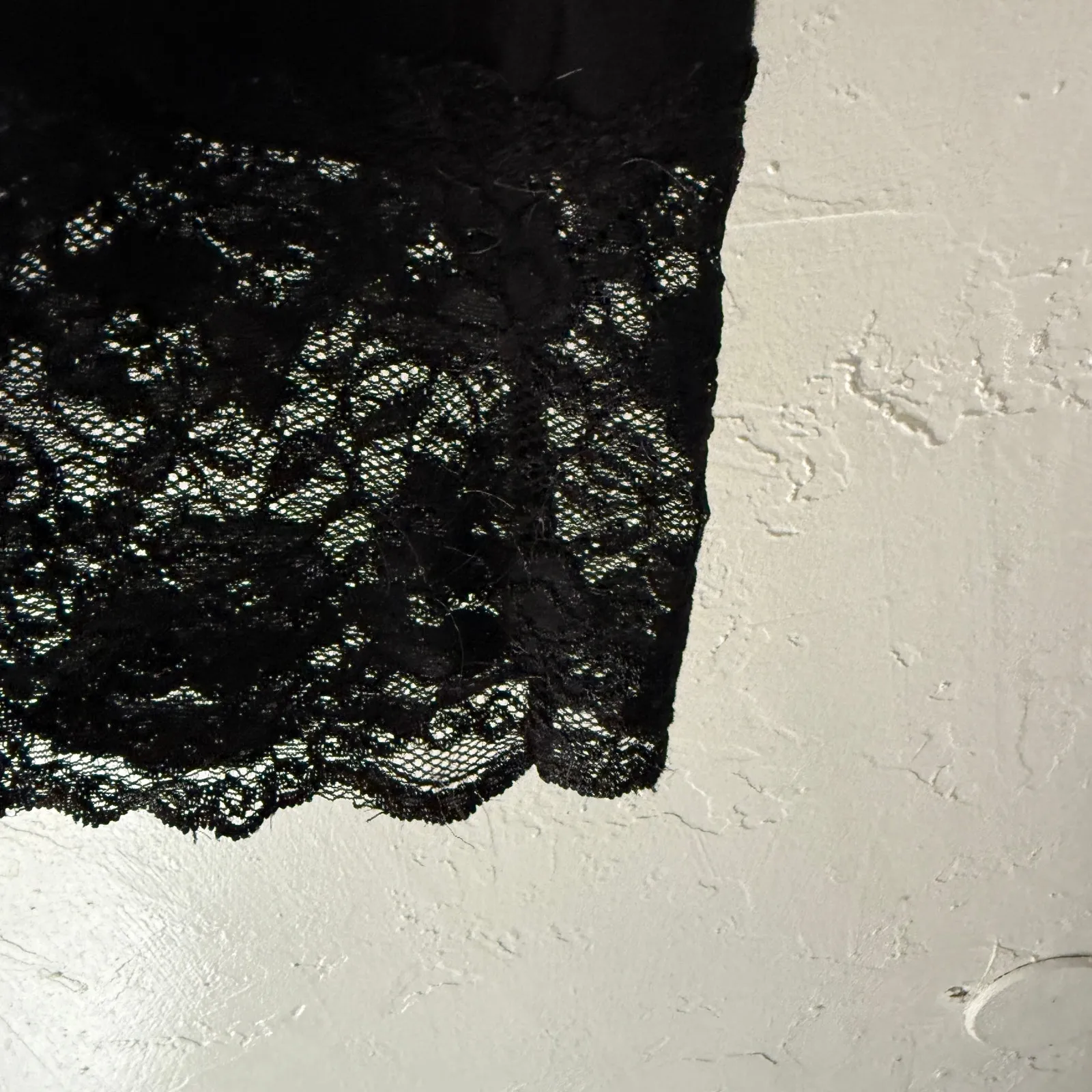 Wet Seal Black Strapless‎ Tube Top M Lace Trim Y2K Going Out Stretchy - Image 2