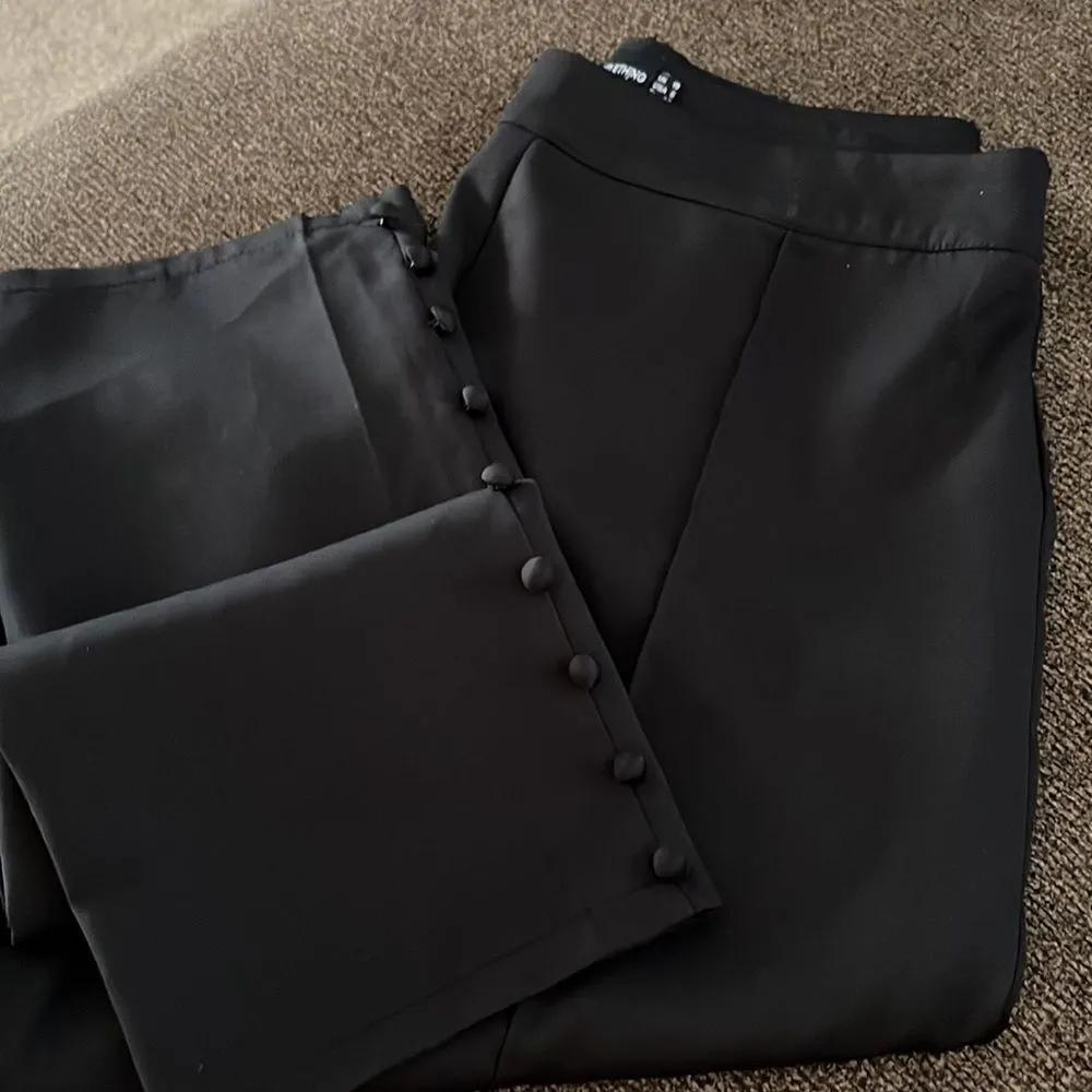 Pretty Little Thing Black Silky Side Zip Pants- Size 6 - Image 12