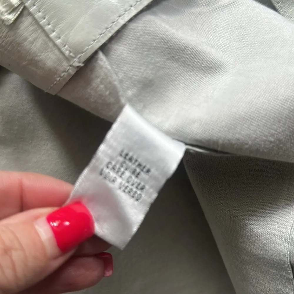 Anne Klein gray leather front snap slit a line size 14 Pencil Skirt Knee-Length - Image 5